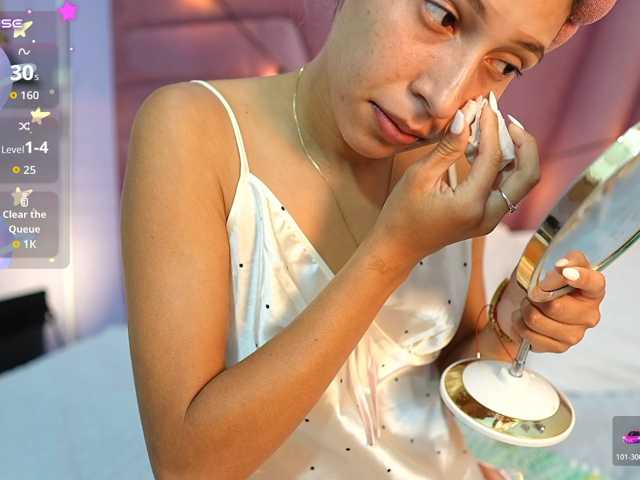 Beautifulskinny18 live cam on BongaCams