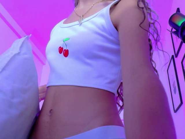 Beautifulskinny18 live cam on BongaCams