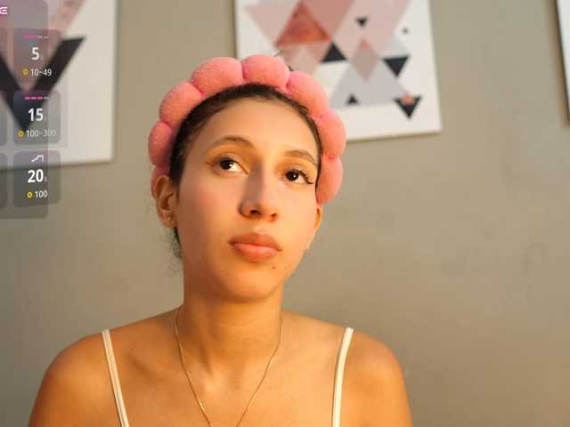 Beautifulskinny18 live cam on BongaCams
