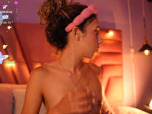 Beautifulskinny18 live cam on BongaCams