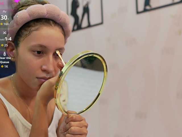 Beautifulskinny18 live cam on BongaCams