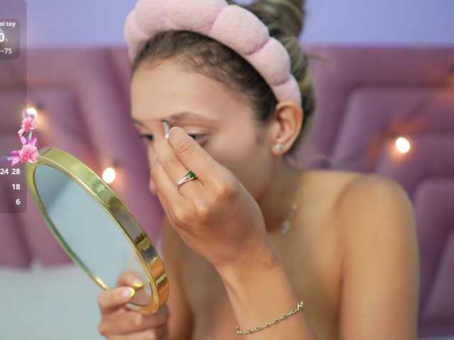 Beautifulskinny18 live cam on BongaCams