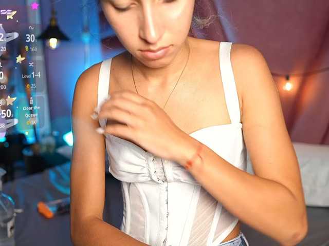 Beautifulskinny18 live cam on BongaCams