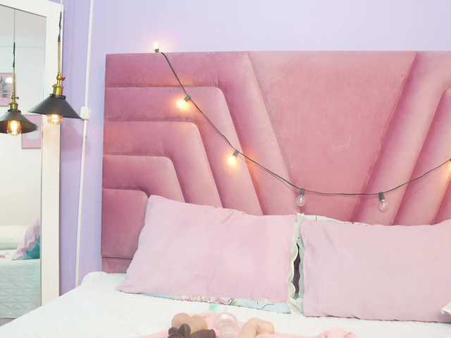 Beautifulskinny18 live cam on BongaCams