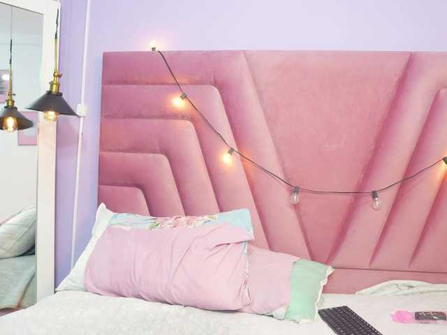 Beautifulskinny18 live webcam show