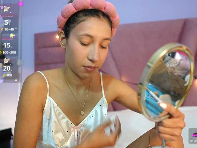 Beautifulskinny18 live cam on BongaCams