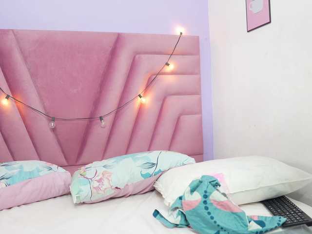 Beautifulskinny18 live webcam show
