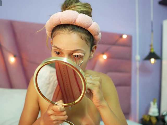 Beautifulskinny18 live cam on BongaCams