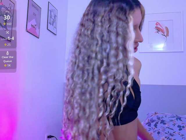 Beautifulskinny18 live cam on BongaCams
