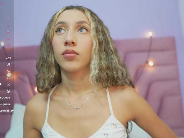 Beautifulskinny18 live cam on BongaCams