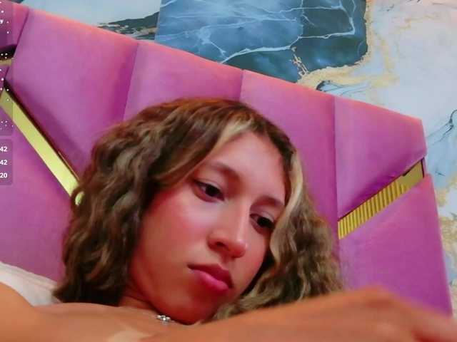 Beautifulskinny18 live cam on BongaCams