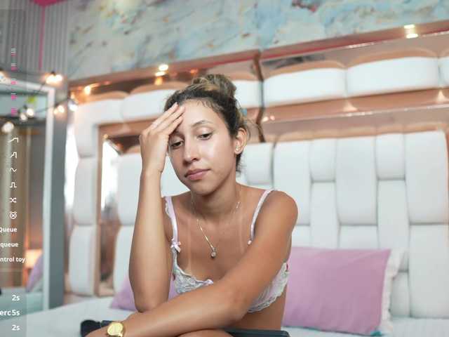 Beautifulskinny18 live webcam show