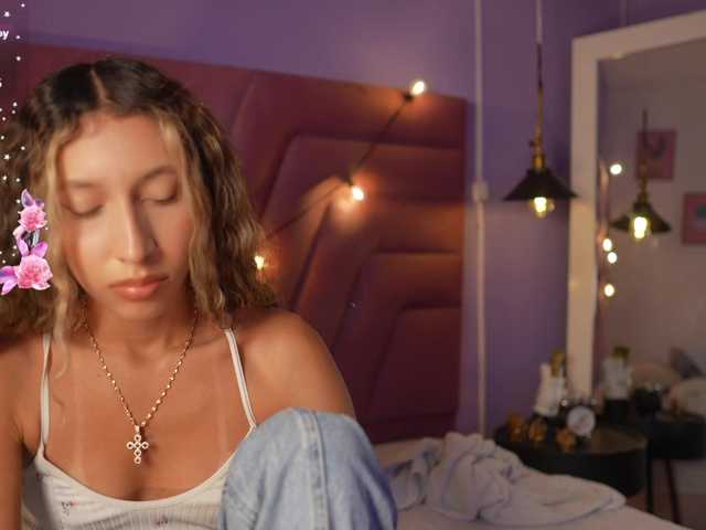 Beautifulskinny18 live cam on BongaCams