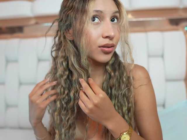 Beautifulskinny18 live cam on BongaCams