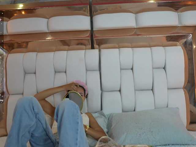 Beautifulskinny18 live cam on BongaCams