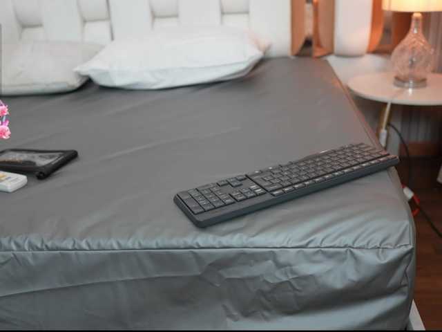 Beautifulskinny18 live webcam show