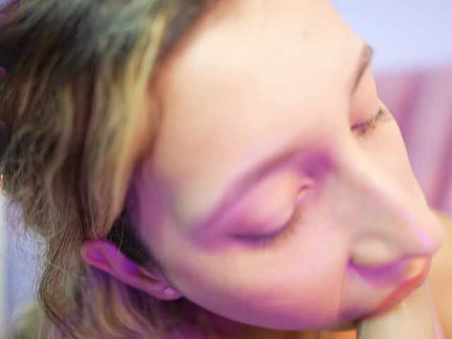 Beautifulskinny18 live cam on BongaCams