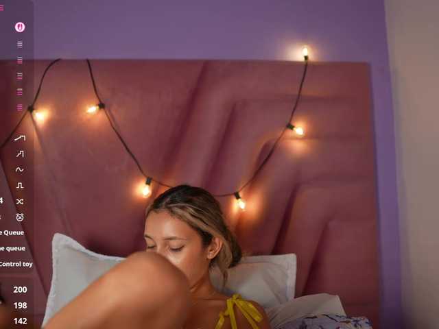 Beautifulskinny18 live cam on BongaCams