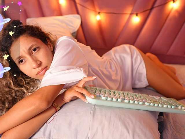 Beautifulskinny18 live cam on BongaCams