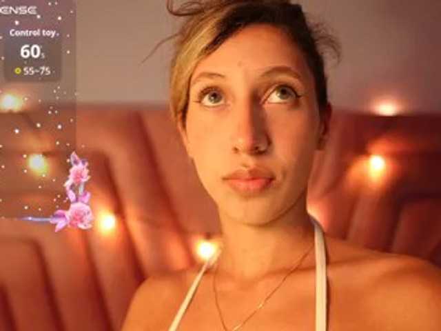 Beautifulskinny18 live cam on BongaCams