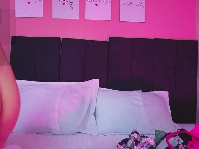 Beautifulskinny18 live cam on BongaCams