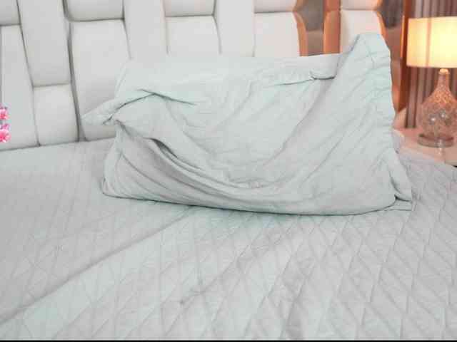 Beautifulskinny18 webcam