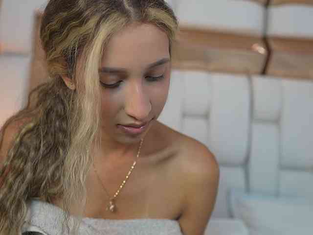 Beautifulskinny18 webcam