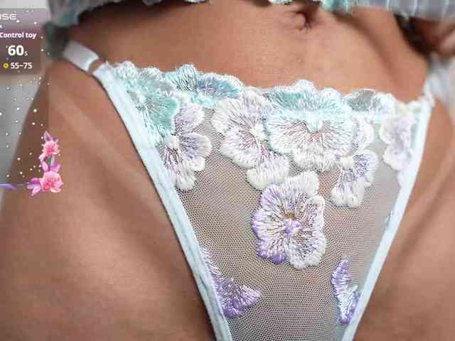 Beautifulskinny18 webcam
