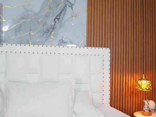 Модель: Beautifulskinny18