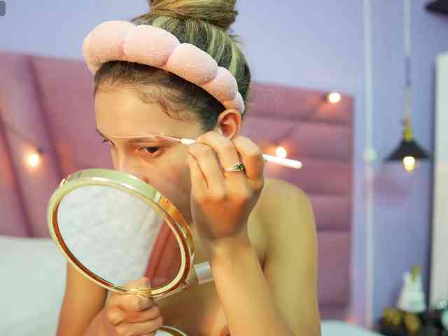 Beautifulskinny18 webcam