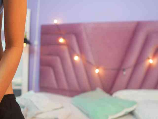 Beautifulskinny18 webcam
