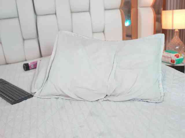 Beautifulskinny18 webcam