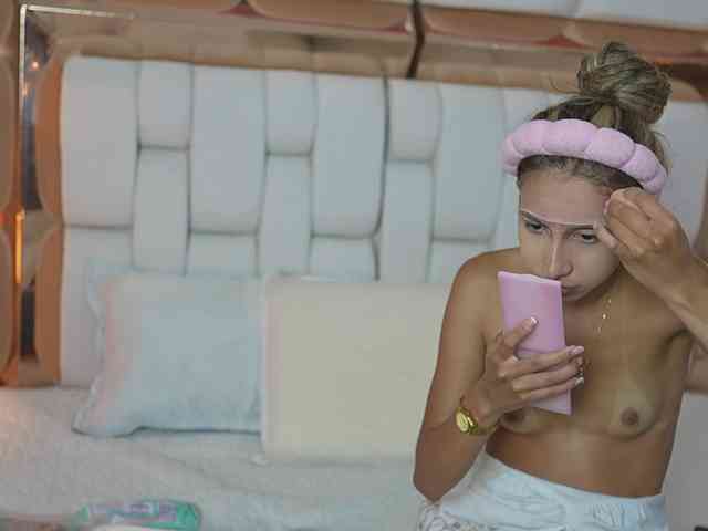 Beautifulskinny18 webcam