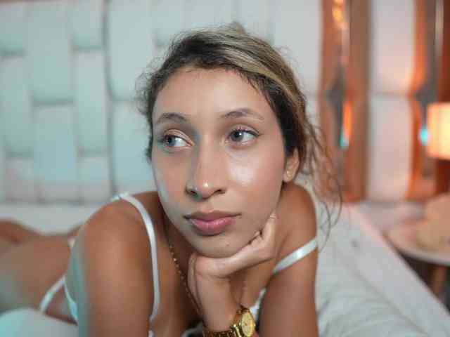 Beautifulskinny18 webcam
