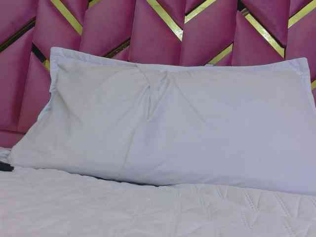 Beautifulskinny18 webcam