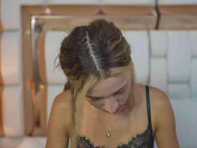 Beautifulskinny18 webcam