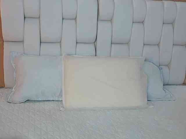 Beautifulskinny18 webcam