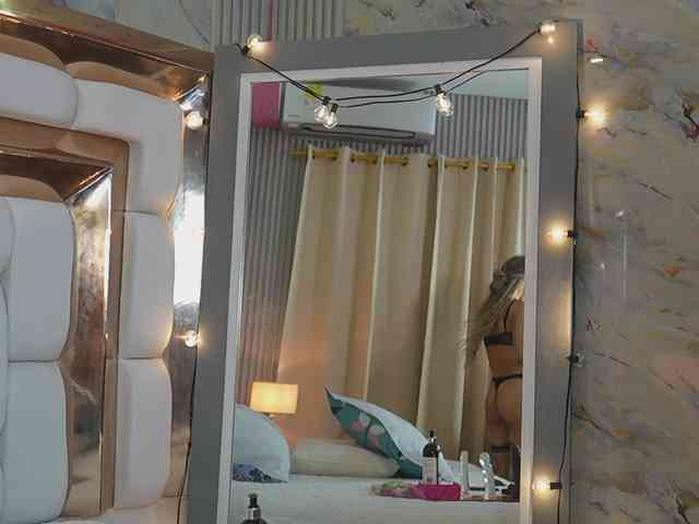 Beautifulskinny18 webcam