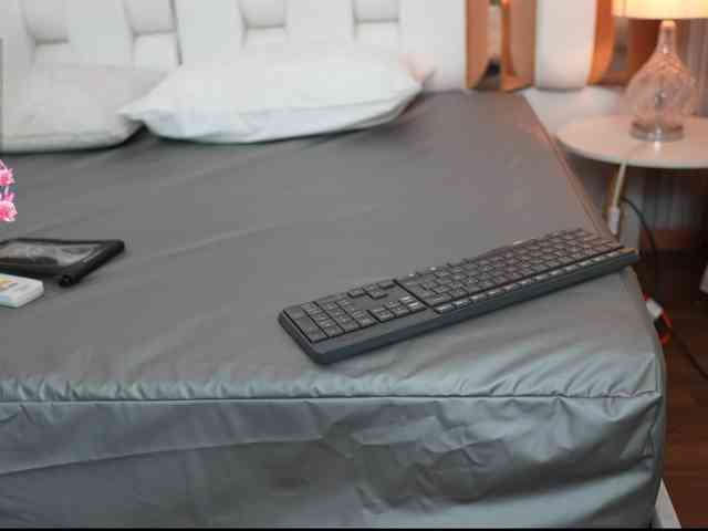 Beautifulskinny18 webcam