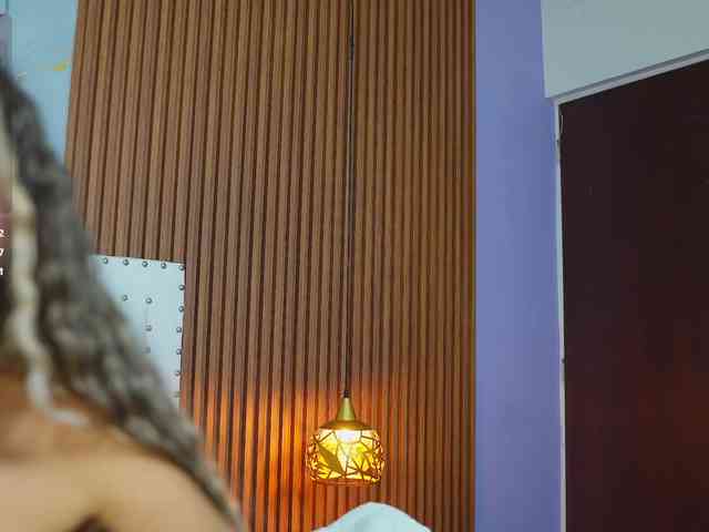 Модель: Beautifulskinny18