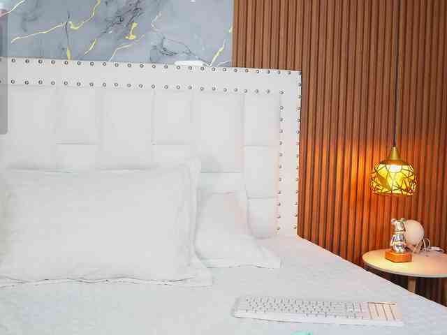 Модель: Beautifulskinny18