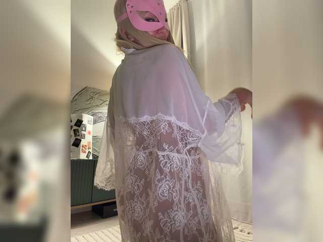 Kitiiiket live cam on BongaCams