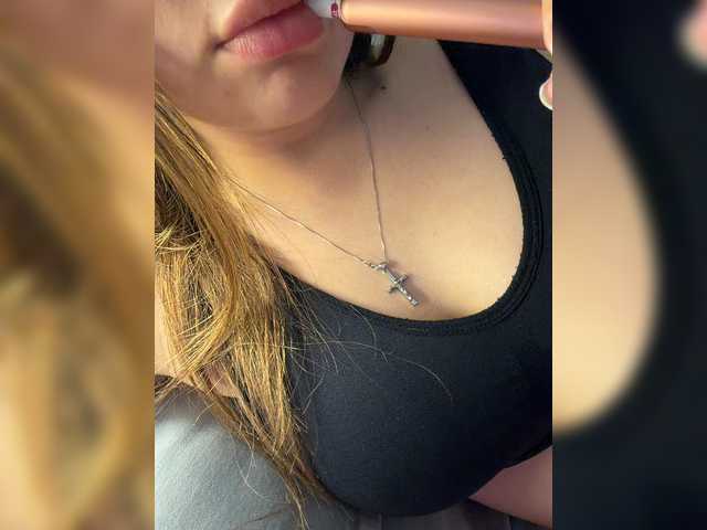 Kitiiiket live cam on BongaCams