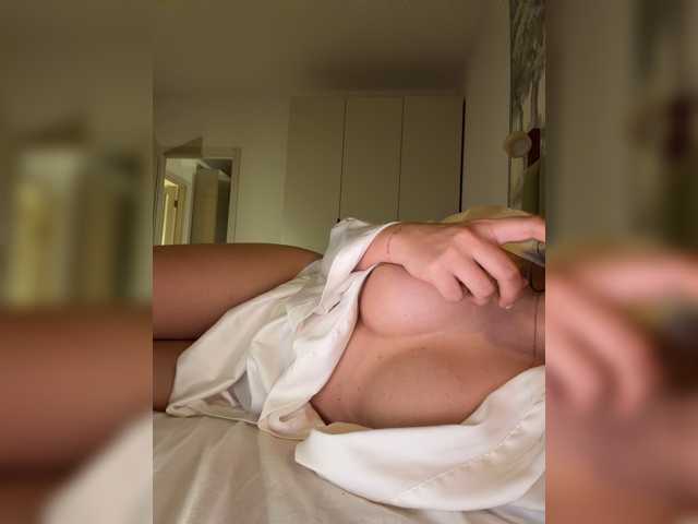 Kitiiiket live cam on BongaCams