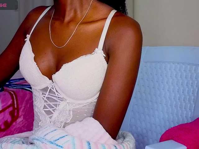 Keishakrish live cam on BongaCams