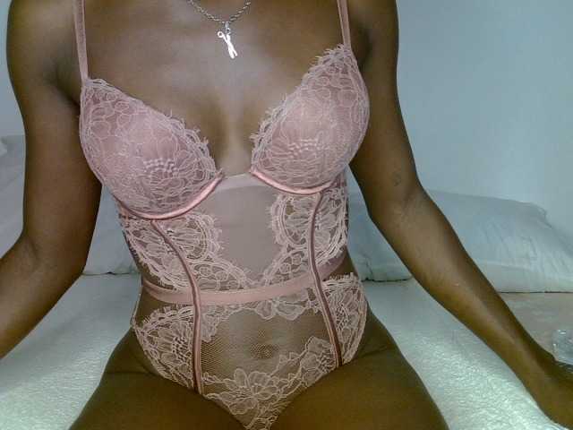 aphroditeseduction live cam on BongaCams
