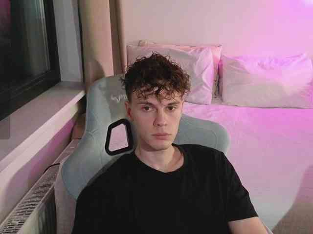 CuteThomas Sex Cam Show