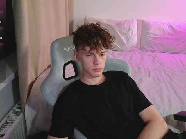 CuteThomas Sex Cam Show