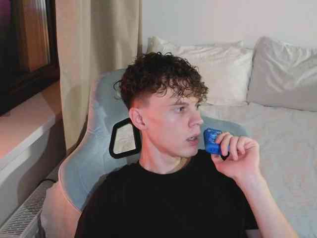 CuteThomas Sex Cam Show