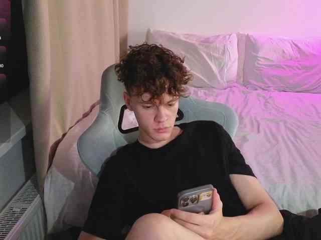 CuteThomas Sex Cam Show